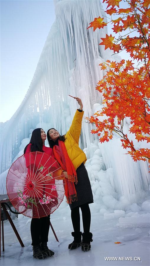 CHINA-HEBEI-SHIJIAZHUANG-FROZEN WATERFALL (CN)