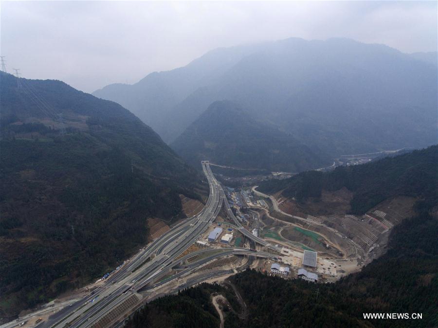 CHINA-SICHUAN-HIGHWAY PROGRESS (CN)