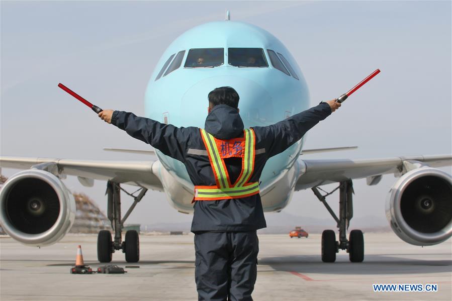 #CHINA-SPRING FESTIVAL-PEOPLE AT WORK (CN)