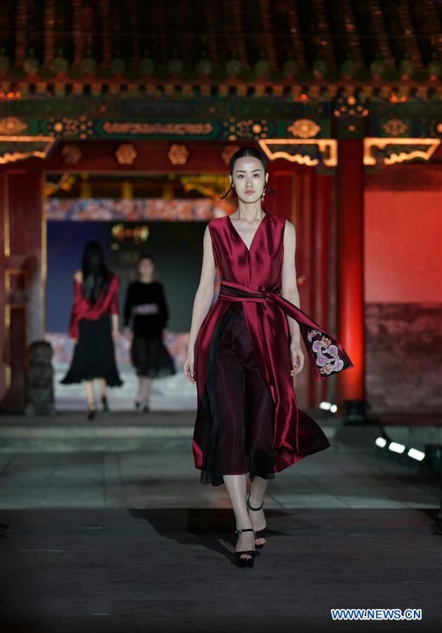 CHINA-BEIJING-PRINCE GONG'S MANSION-FASHION SHOW (CN)