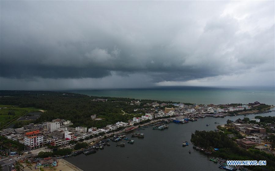 CHINA-HAINAN-TYPHOON-APPROACH (CN)