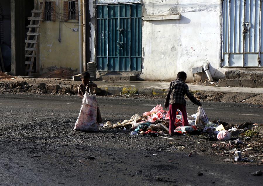 YEMEN-SANAA-CHILDREN-WATER