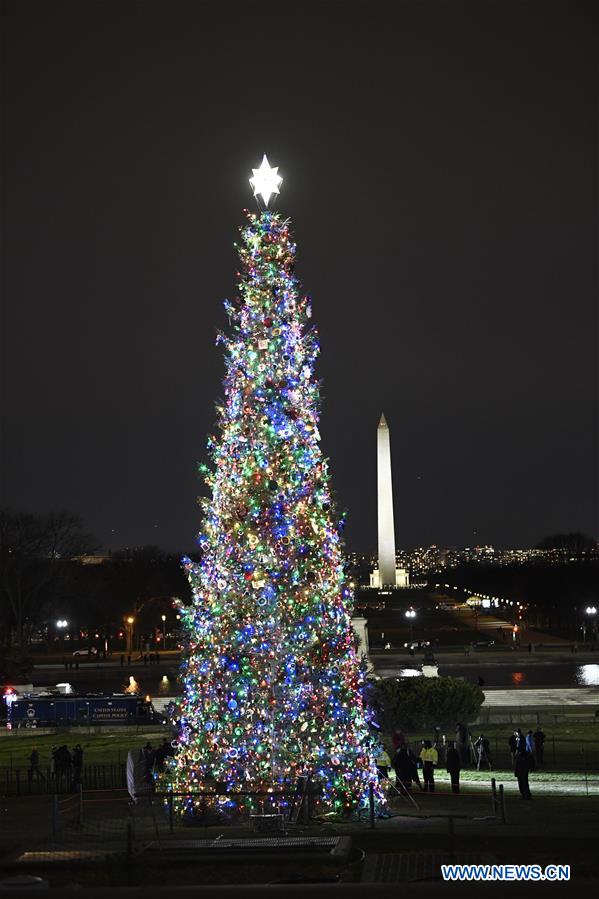 U.S.-WASHINGTON D.C.-CAPITOL CHRISTMAS TREE-LIGHTING