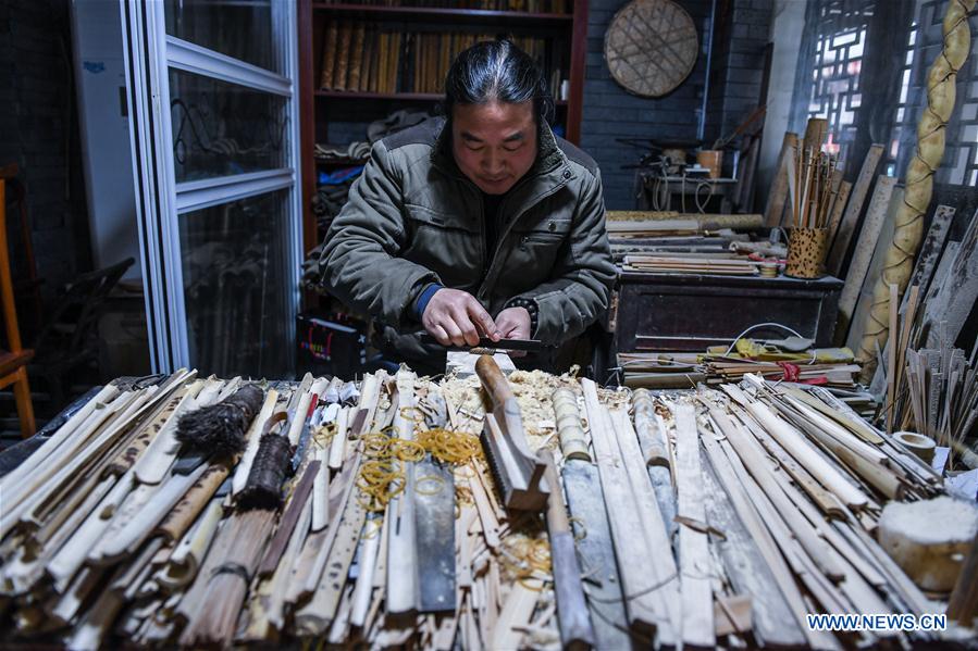 CHINA-ZHEJIANG-ANJI-FAN MAKING (CN)