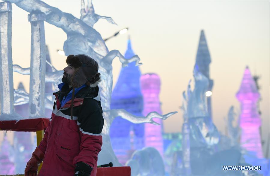 CHINA-HARBIN-ICE SCULPTURE-COMPETITION (CN)