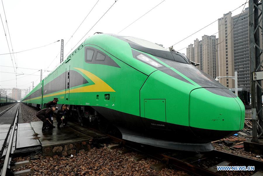 CHINA-SHANGHAI-NEW FUXING HIGH-SPEED TRAIN-TO BE PUT INTO USE (CN)