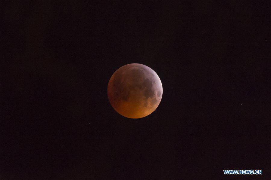 BRITAIN-LONDON-SUPER MOON-TOTAL ECLIPSE