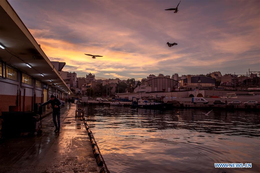 GREECE-PIRAEUS-FISHMARKET-KERATSINI