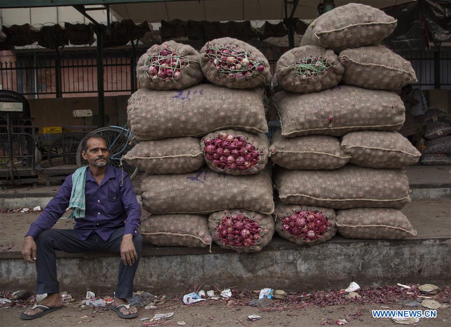 INDIA-NEW DELHI-ONION PRICES-SOARING