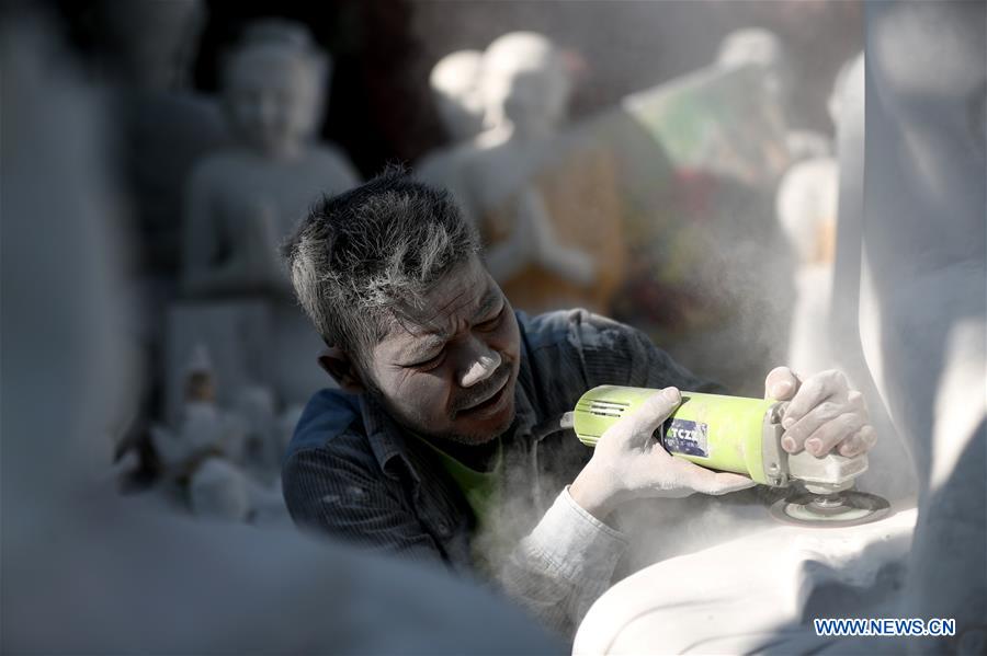 MYANMAR-MANDALAY-MARBLE SCULPTURE-CARVING 