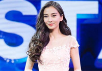 Angelababy婚后首亮相 美艳动人女神范儿十足